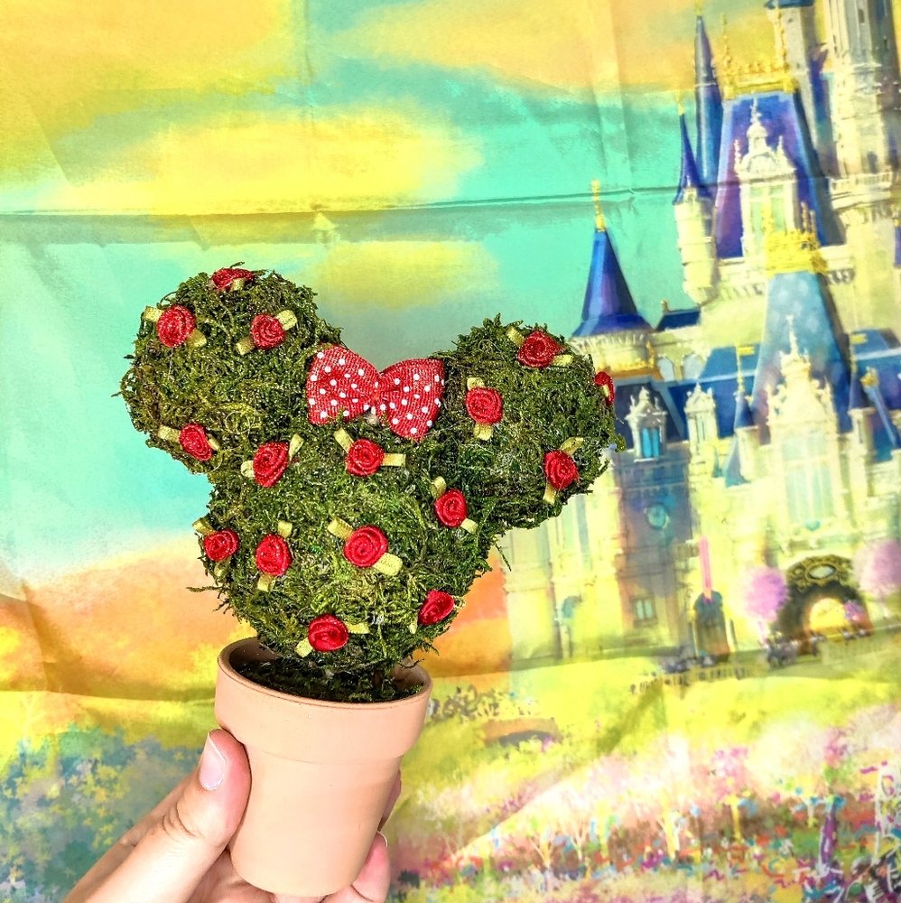 Minnie Mouse miniature decorative topiary